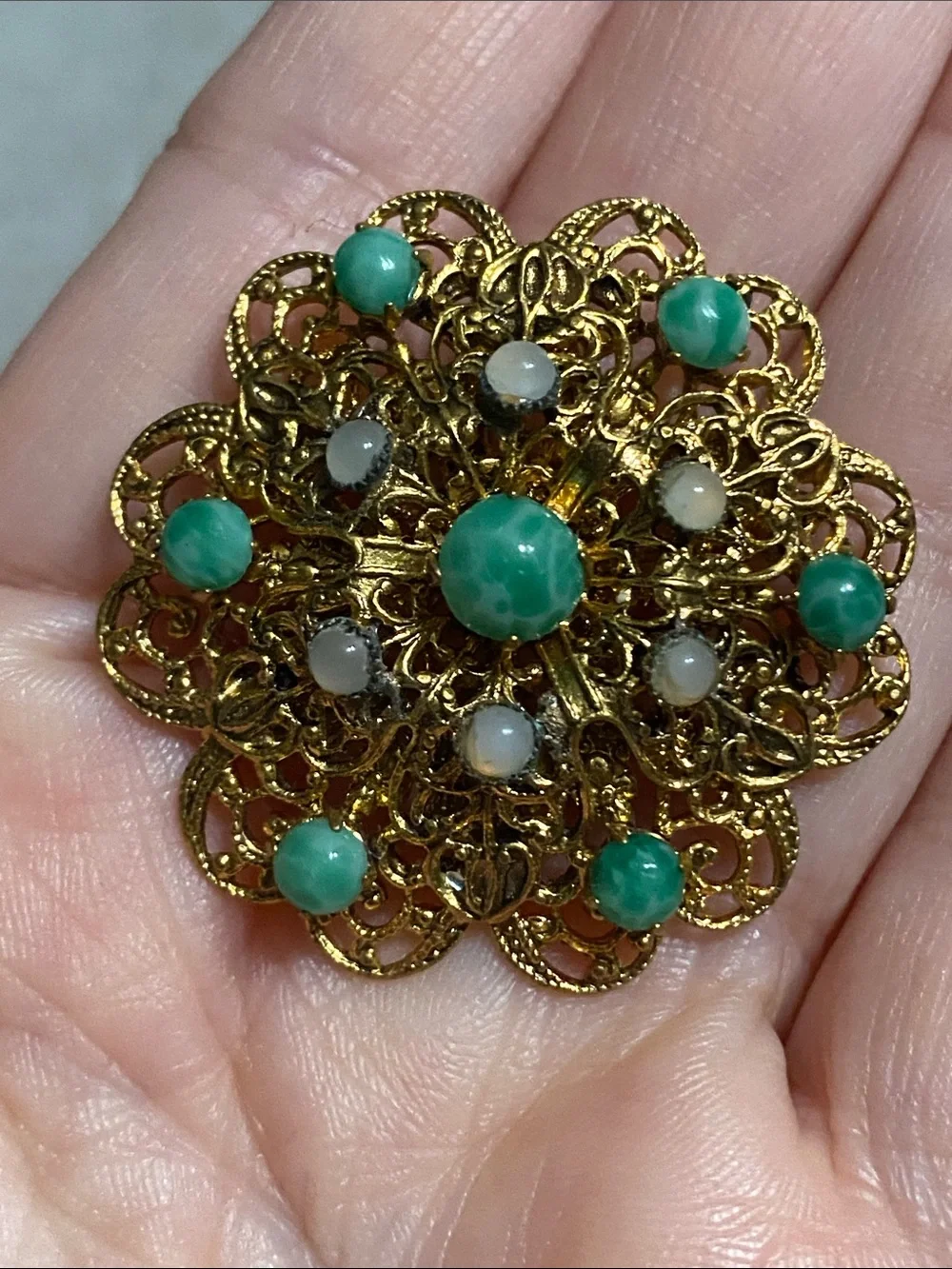 N/A intricate gold